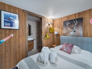 Chalet familial avec jacuzzi à Méribel, 8 adultes + 2 enfants - FR-1-565-65