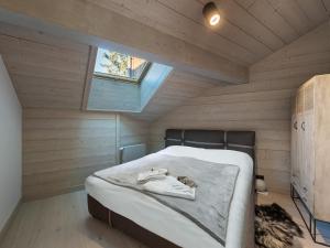 Appartement neuf et contemporain avec cheminée, proche pistes de Méribel - FR-1-565-61