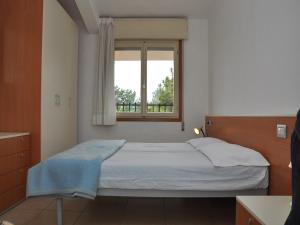 Flat with luminous terrace close to the sea