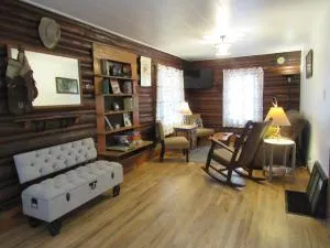 Comfy log cabin in walking distance of downtown - 麋鹿城
