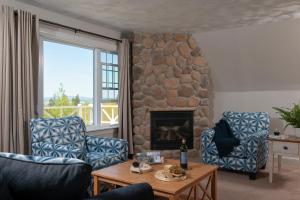Two-Bedroom Suite room in Lodge at Moosehead Lake