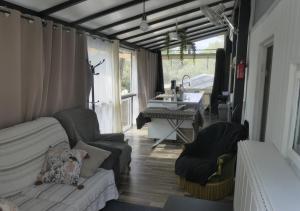 Chalets mobil-home climatise, 56m², tt confort, domaine ombrage 5*, piscines : photos des chambres