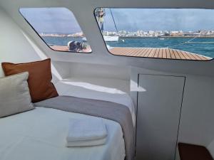 Barco Casa Catamarã Sleepandboat