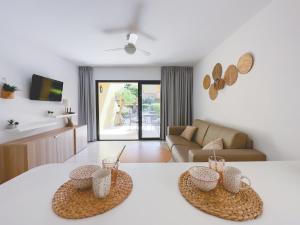 Seaside Apartment Corralejo : A cozy holiday home in a peaceful well located green complex
