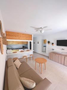 Seaside Apartment Corralejo : A cozy holiday home in a peaceful well located green complex