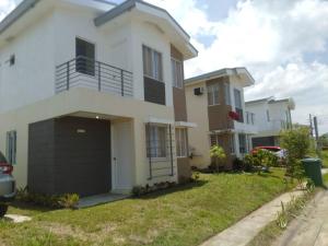 Avida 3-Bedroom Vacation House with Pool