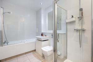 D8 - Canal View Apartment