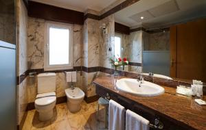 Double or Twin Room room in Zenit Dos Infantas