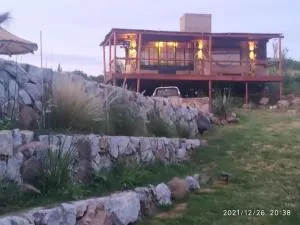 Cabaña LA PEDRERA - Pileta y a metros del Rio - 比亚莱特马西