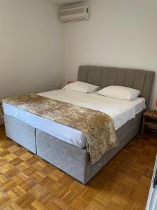 Diana Rooms and Apartments 