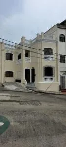 Piazza Granada - Versalles