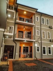 Remarkable 2-Bed Apartment in Asaba