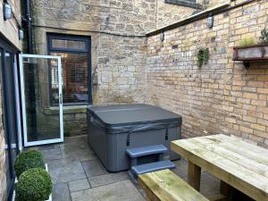 The Captains Nook-Hot tub