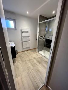 Villas Gite equipe 1 a 8 personnes modulable lire hote : photos des chambres