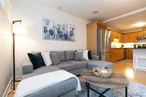 The Royal Bay Getaway - Metchosin