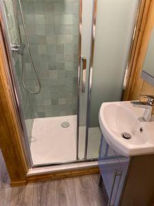 Chalets Escapade Romantique en Chalet Nature, Calme et Douceur au Bord de Marne : photos des chambres