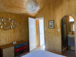 Chalets Escapade Romantique en Chalet Nature, Calme et Douceur au Bord de Marne : photos des chambres