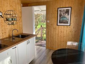 Chalets Escapade Romantique en Chalet Nature, Calme et Douceur au Bord de Marne : photos des chambres