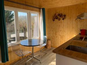 Chalets Escapade Romantique en Chalet Nature, Calme et Douceur au Bord de Marne : photos des chambres