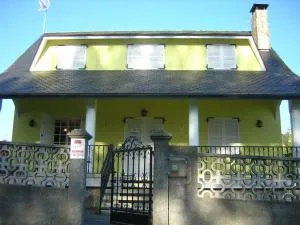 Casa con jardín en la playa de Almieiras - Fene