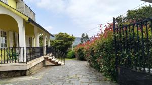 Casa con jardín en la playa de Almieiras
