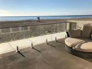 Beautiful Ocean Front Coastal Sunset Beach House - 怀尼米港