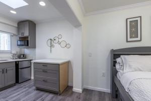 @ Marbella Lane - Adorable and Quiet Studio