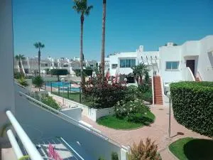 Precioso apartamento con piscina y garage - Palomares