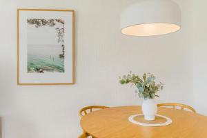 St Tropez 7, Stylish Apartment on the Noosa Waterfront, River Views