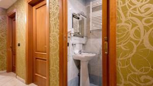 Single Room with Private External Bathroom