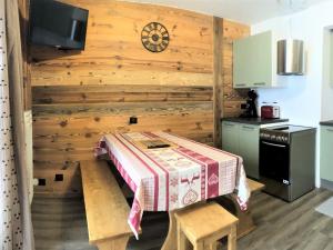 Appartement rénové 2 pièces + cabine, skis aux pieds - FR-1-267-247