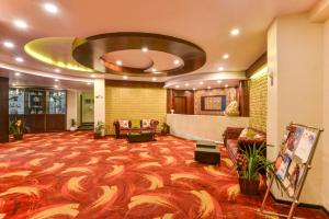 Summit Montana Suites & Spa at Mall