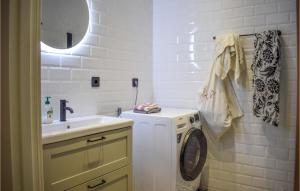 Gorgeous Apartment In Mörbylånga