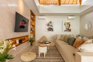 Premium 5 bd Luxury Central Villa 300m to beach & Mexicola
