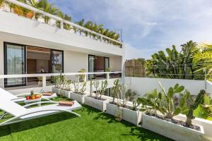 Premium 5 bd Luxury Central Villa 300m to beach & Mexicola