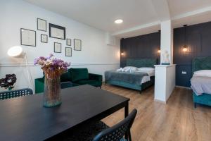 Guest house AllineedDubrovnik Choose between Double room or penthouse or studio apartments FREE PARK 