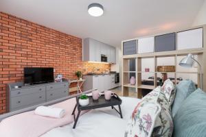 Deluxe Studio Cracow Ariańska by Renters