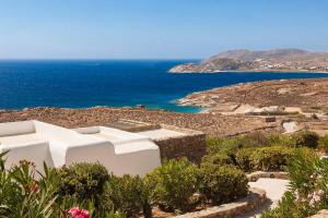 Elegant Seaside Villa, great views, infinity pool, Lia, Mykonos