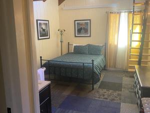 Queen Room with Two Queen Beds room in The Viking Lodge Downtown Winter Park