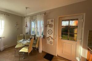 Ferienwohnung OTTOSIN mit Terrasse und Garten