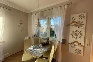 Ferienwohnung OTTOSIN mit Terrasse und Garten