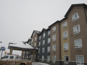 Lakeview Inns & Suites - Fort Nelson