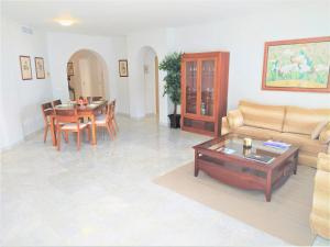 PUERTO BANUS MARBELLA PLAYAS DEL DUQUE