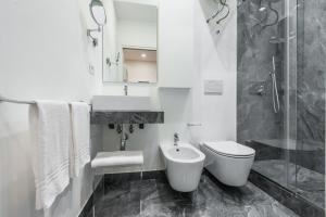 RG8 Independent Apartment