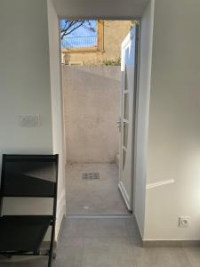 Appartements Splendide Studio Miramar vue mer avec terrasse : photos des chambres