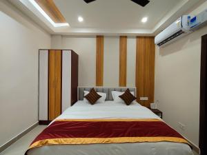 Royal Rooms and Banquet