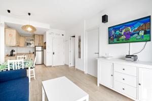 Sea View Benal Beach Apartment - Self Check-In - Benalmádena Costa Near Marina