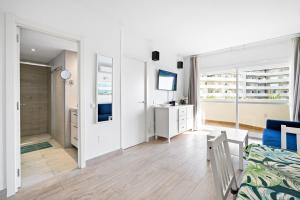 Sea View Benal Beach Apartment - Self Check-In - Benalmádena Costa Near Marina