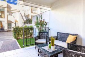 Apartment Pink Vistabella 1 - Winter by the sea