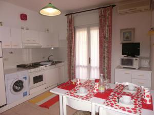 Lovely flat just 150m from the beach